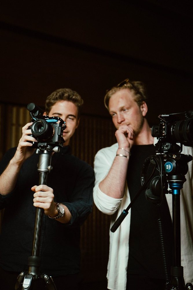 Adsome on set